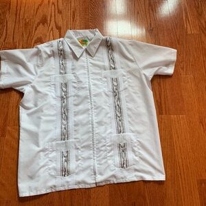 The Genuine Haband Guayabera Shirt Large
White Cuban Style shirt
